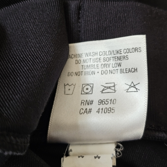 Under Armour HeatGear Running Shorts, Black and Pink And White, Size Small - Picture 7 of 9